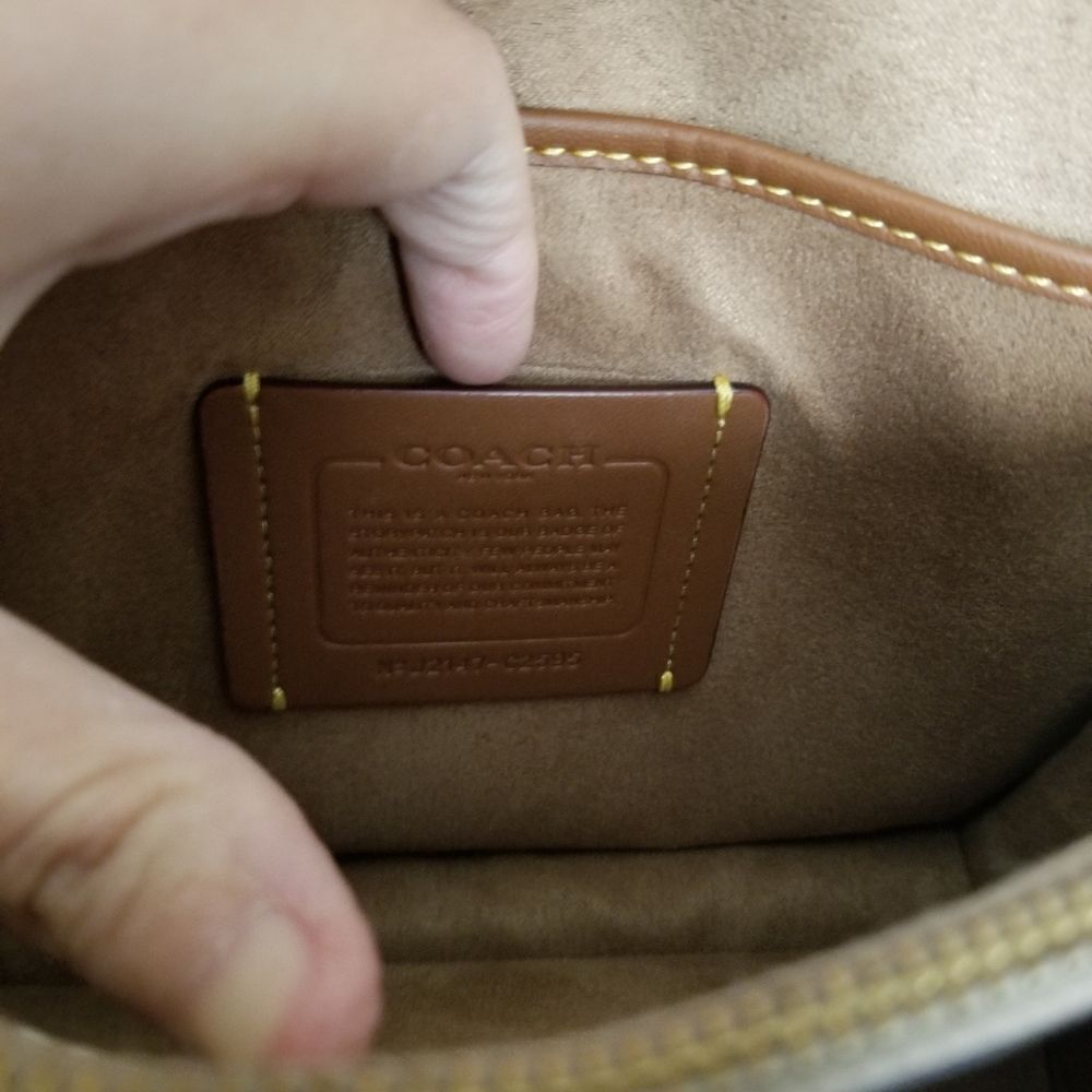 Coach Beat Large Bag - Picture 7 of 11